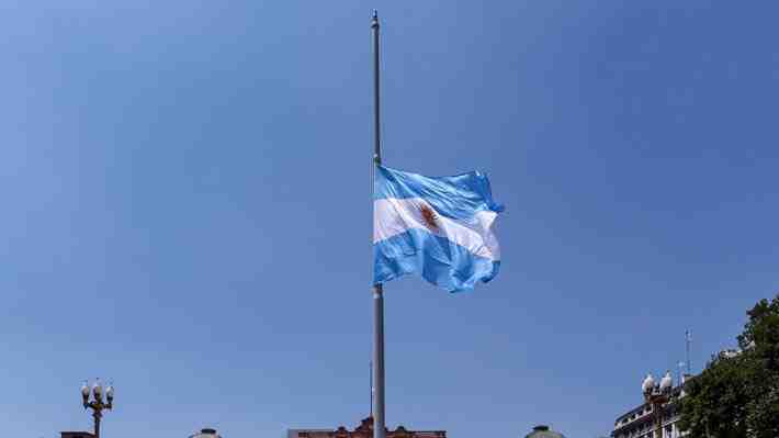 Argentina decreta tres días de duelo nacional por muerte de Menem y presidente Fernández destaca su trayectoria política