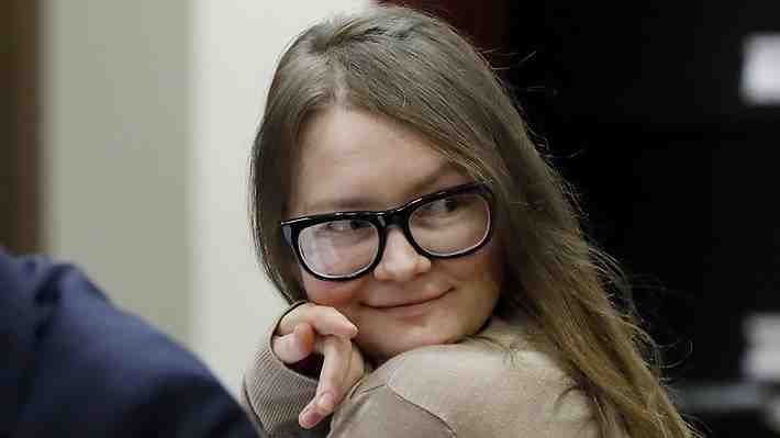Anna Sorokin, la falsa heredera ruso-alemana que estuvo en la cárcel por estafa y cuya historia será llevada a la TV