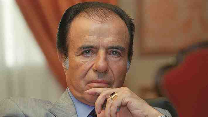 Imputan en Argentina a tres enfermeros por robar anillo de Carlos Menem
