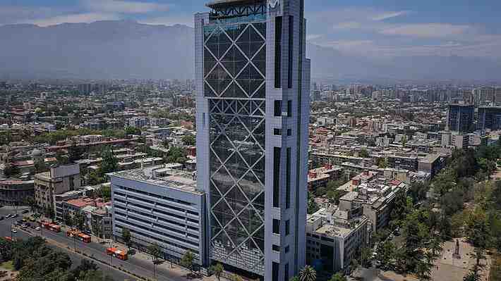 Telefónica vende el control de su red de fibra óptica en Chile a fondo KKR en US$1.000 millones