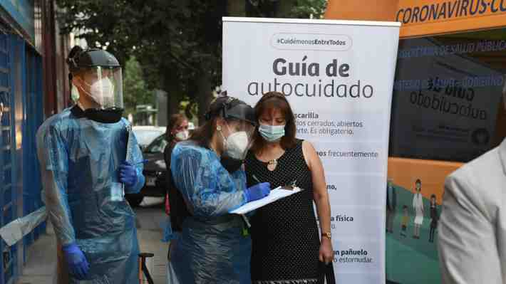 Mineduc informa que 43 colegios han presentado contagios tras clases presenciales: Salud presenta plan "Búsqueda activa"
