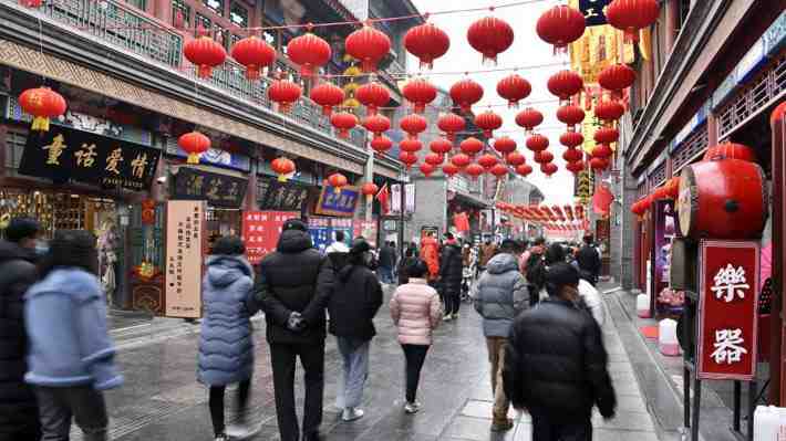 China, la segunda mayor economía del mundo, se fija como meta crecer al menos un 6% este año