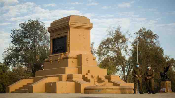 Fiscal Guerra hace mea culpa tras retiro de estatua de Baquedano: "No hemos sido lo suficientemente eficaces"