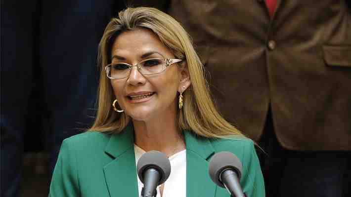 Fiscalía de Bolivia ordena detener a ex Presidenta Áñez por crisis que derivó en la renuncia de Evo Morales
