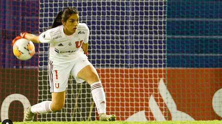 Histórica de la "Roja" y rechazó ir antes al extranjero por una aplaudida razón: Natalia Campos, la meta que brilla con la U en Libertadores