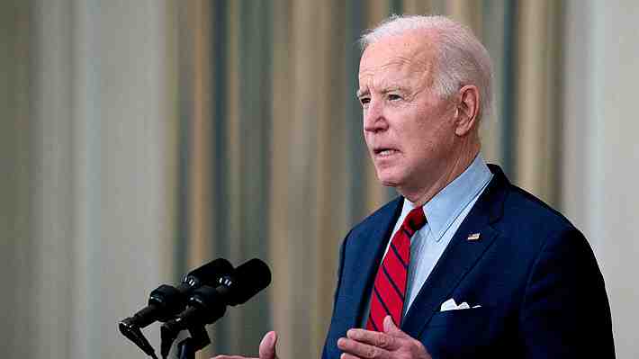 Biden pide prohibir las armas de asalto en EE.UU. tras ataque en Colorado que dejó 10 muertos
