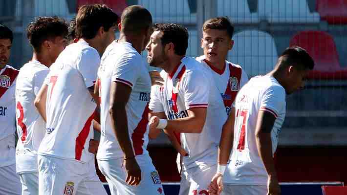 El covid vuelve a preocupar al fútbol chileno: Curicó anunció cinco casos positivos en su plantel y podrían ser más