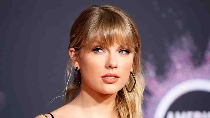 Taylor Swift relanzó "Fearless": El nuevo álbum incluye seis temas que no se publicaron en 2008