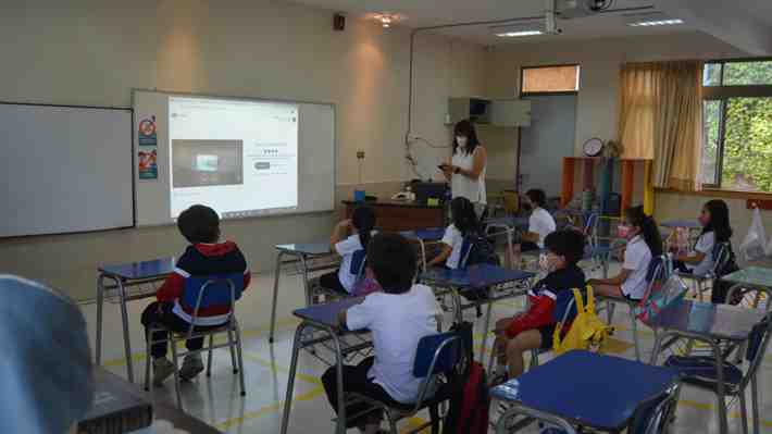 Educación repone prueba de lectura en segundo básico y buscará hacer Simce de forma presencial este año