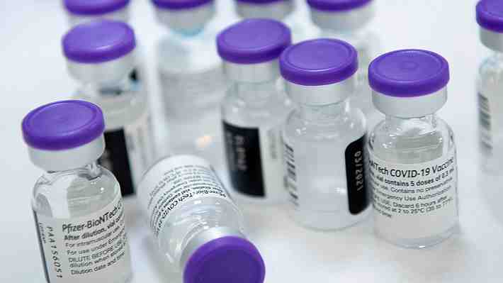 Pfizer confirma que vacunas contra el covid-19 que se vendían ilegalmente en México y Polonia eran falsas
