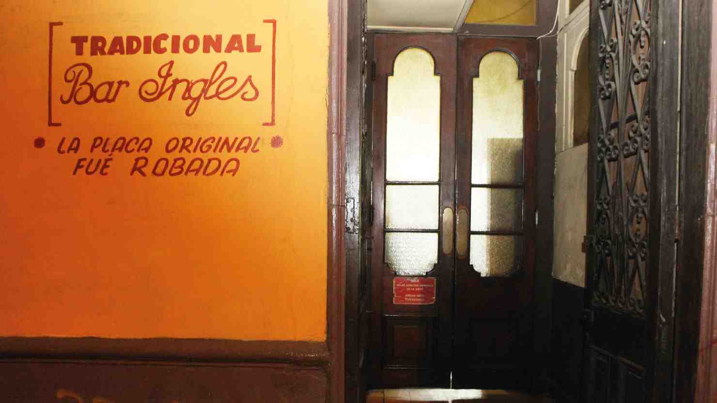 El ocaso de la bohemia porteña: El derrumbe en el Bar Inglés que terminó con más de 100 años de historia