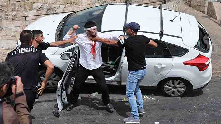 Violencia en Jerusalén no para: Enfrentamientos dejan al menos 300 heridos