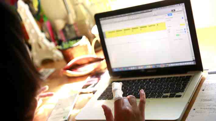 Teletrabajo en municipalidades: 61,3% de los funcionarios dicen estar disponibles para cumplir funciones post pandemia en casa