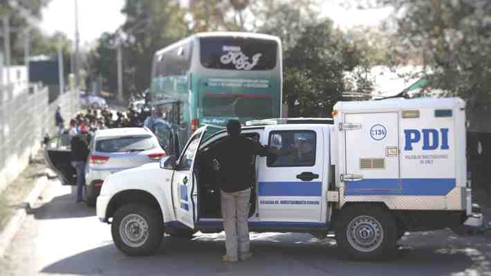 PDI detiene bus con 50 inmigrantes irregulares: Gobierno reitera riesgos de ingresar clandestinamente al país
