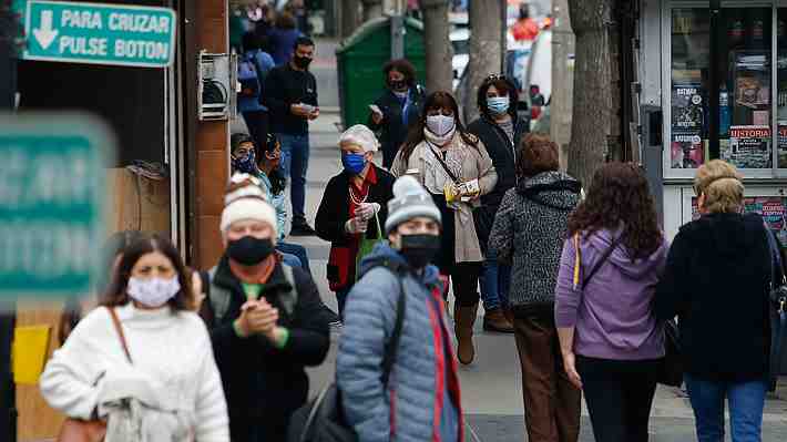 Evitar el "populismo pandémico" y priorizar acciones de bajo riesgo: Expertos analizan posibles libertades para vacunados