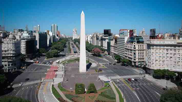 Prohibido el turismo y cierre de escuelas: Los detalles de la endurecida cuarentena de 9 días en Argentina
