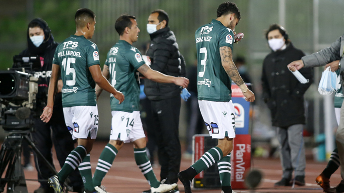 Sujetos Detonan Fuego Artificial Al Exterior De La Vivienda Del Presidente De Santiago Wanderers Generando Danos Emol Com