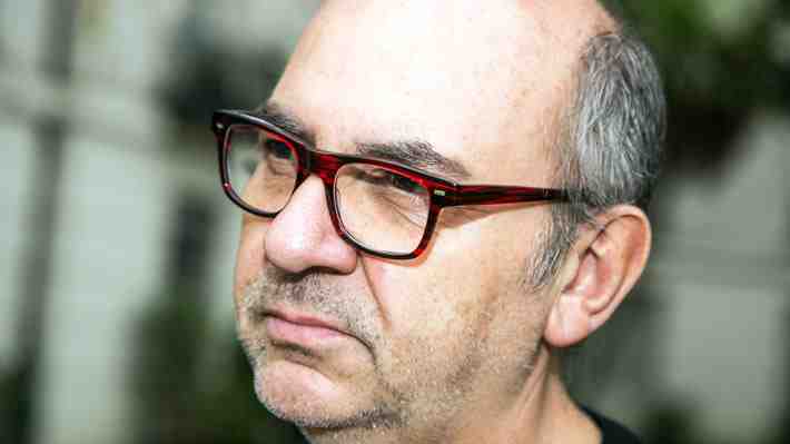 Mega suspende participación de Luis Gnecco en programa de talentos ante "próxima formalización por violencia intrafamiliar"