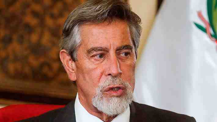 Presidente de Perú se comunica con Vargas Llosa y cercanos a candidatos en un llamado a mantener "la serenidad y la calma"
