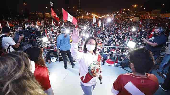 Keiko Fujimori encabeza protesta junto a miles de seguidores en el centro de Lima y reitera acusaciones de fraude