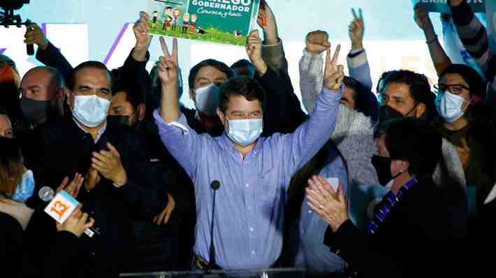 Orrego celebra marcando diferencias con el FA: "La gente optó entre dos formas de hacer política"
