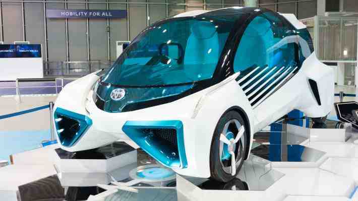 Toyota mira con cautela el éxodo de la industria hacia la electrificación de los vehículos