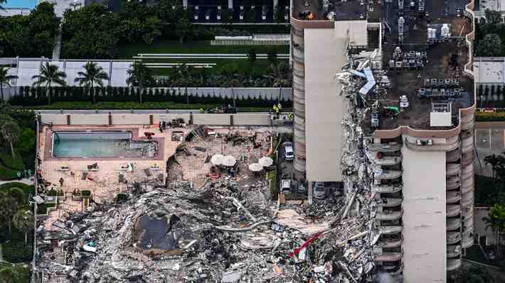 Aumentan a cuatro los muertos por derrumbe de edificio en Miami: Hay más de 150 desaparecidos
