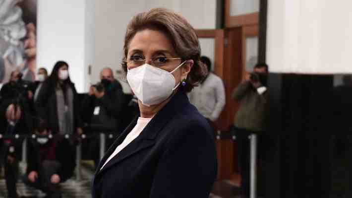 El conciliador temple de Carmen Gloria Valladares durante la primera sesión de la Convención Constitucional