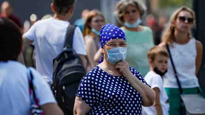 Rusia vuelve a registrar récord diario de muertes por coronavirus con más de 700 fallecimientos