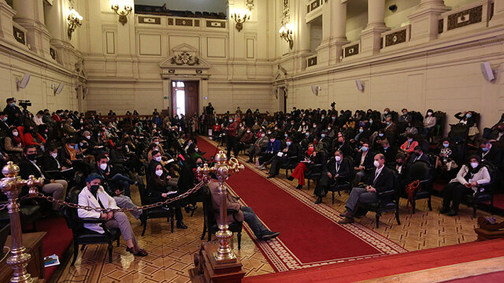 Convencionales de Chile Vamos acusan "falta de transparencia e irregularidades" en primera sesión de la Convención - Vimarsana News