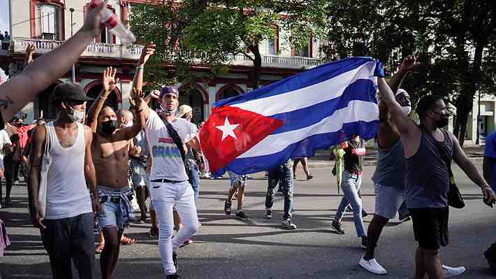 PC chileno manifiesta "solidaridad" con régimen cubano en medio de protestas en diferentes ciudades