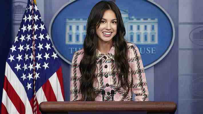 Cantante Olivia Rodrigo animó a los jóvenes a vacunarse contra el covid-19 con mensaje desde la Casa Blanca