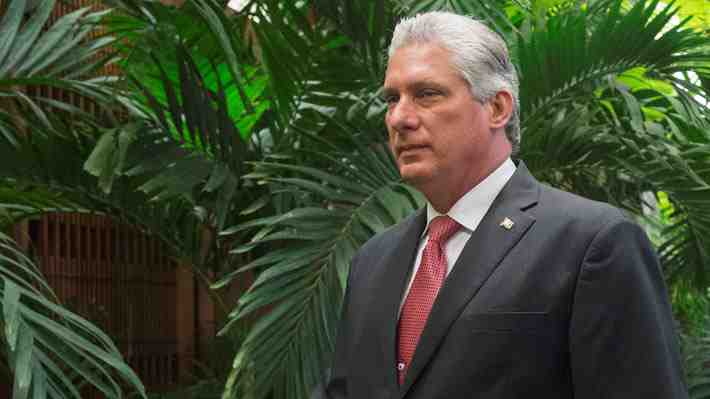 Díaz-Canel asegura que no hay "ni asesinados ni desaparecidos" en Cuba y régimen libera a periodista de diario español