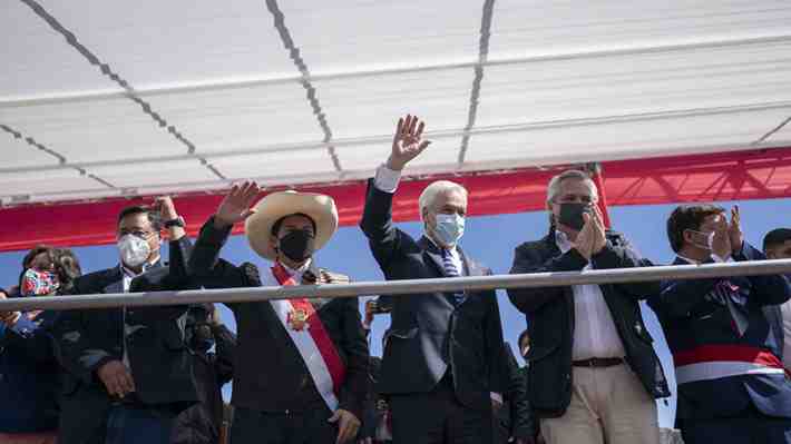 Presidente finaliza visita a Perú y dice que relaciones entre países serán "fecundas, de amistad y colaboración"