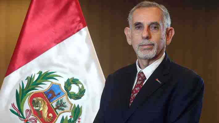 De izquierda moderada y experto en políticas sociales: Pedro Francke, el nuevo ministro de Economía y Finanzas de Perú