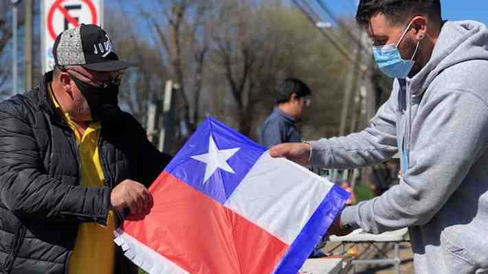 Fiestas Patrias: Gobierno prepara plan "18 seguro" y algunas comunas ya descartan realizar eventos masivos