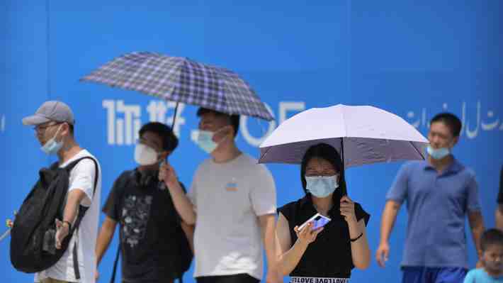 China ordena pruebas masivas en Wuhan por brote de covid-19