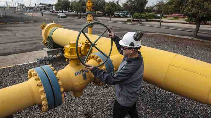 Gobierno firmará decreto preventivo de racionamiento y Argentina ofrecerá gas