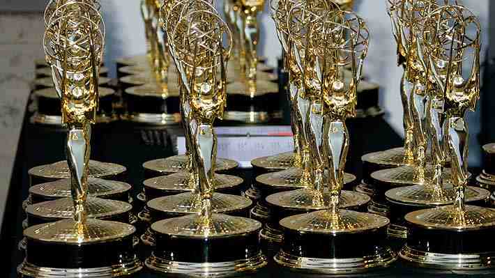 Premios Emmy dieron pie atrás en su intención de realizar una gala "normal" ante alza de casos de covid-19 en EE.UU.