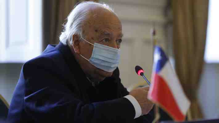 Vamos Chile advierte que irá a tribunales "nacionales e internacionales" para defender derechos de Arancibia en DD.HH.
