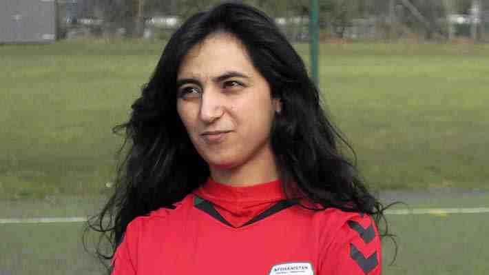Fundadora de la selección femenina de fútbol de Afganistán sobre jugadoras: "Les estoy diciendo que se escondan"