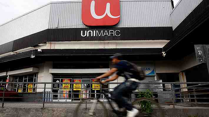 Sujetos armados asaltaron supermercado en Las Condes y se dieron a la fuga