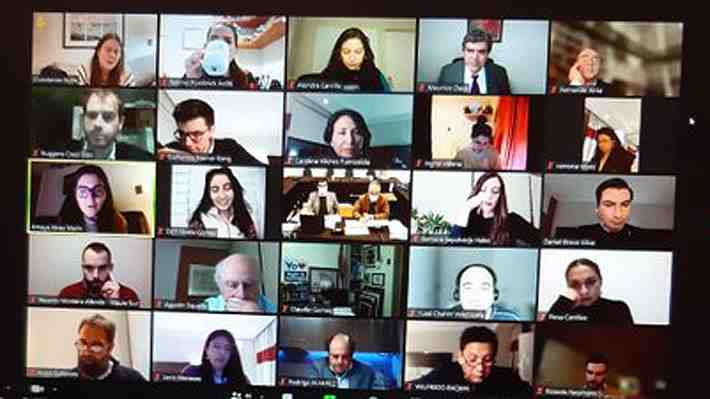 Comisión de Reglamento delibera 257 indicaciones y acuerda que quienes se abstengan serán considerados no votantes