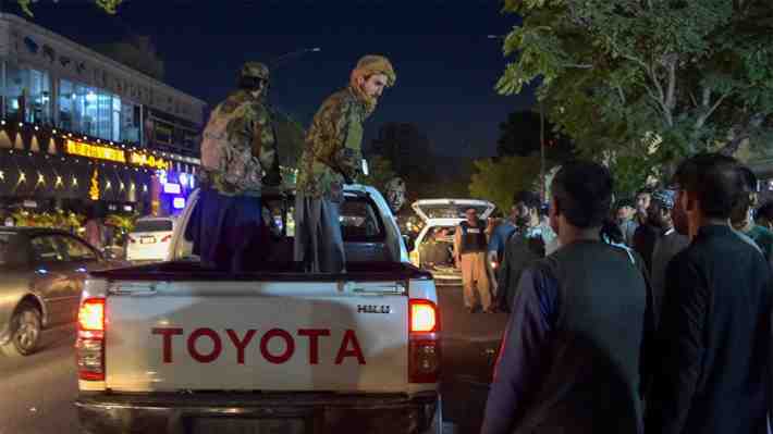 Cifra de fallecidos asciende a 85 tras doble atentado en Kabul: Hay más de 160 heridos