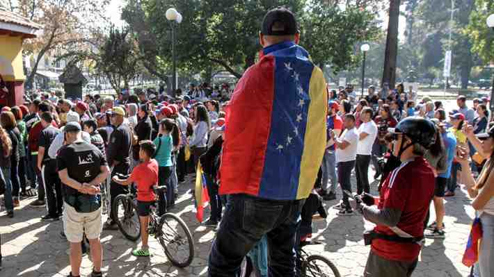 INE cifra en 1,4 millones los extranjeros residentes: RM concentra el 61,9% y San Miguel es la comuna que más subió