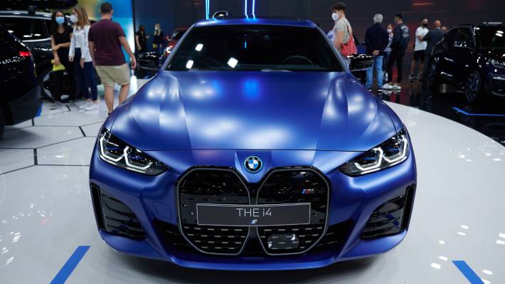  Los primeros ejemplares del moderno BMW i4 salen de la línea de producción