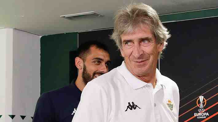 Mientras Pellegrini sigue llenándose de elogios, el DT se refiere a la "locura" que ha generado con su Betis en España