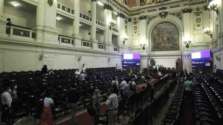 Comienza la novena ronda de votación: María Elisa Quinteros (MSC) gana apoyos entre los colectivos de la Convención