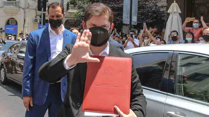 Boric reconoce que armar el gabinete "es un puzzle complicado" y asegura que busca "representar un equilibrio"