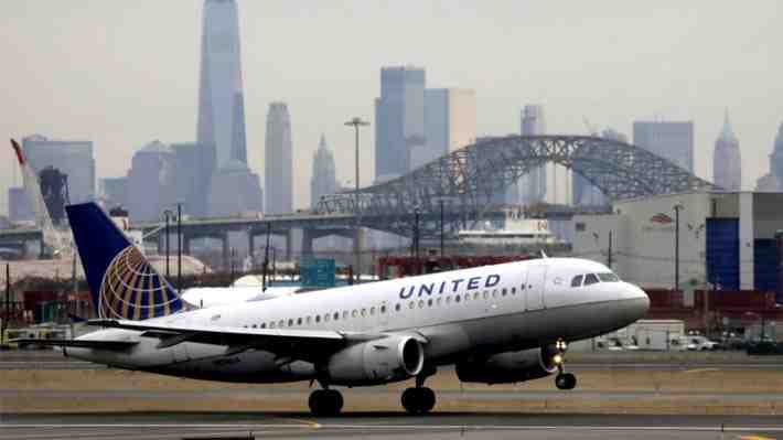 Gobierno de EE.UU. busca soluciones tras advertencia de aerolíneas por efectos "catastróficos" de despliegue de 5G